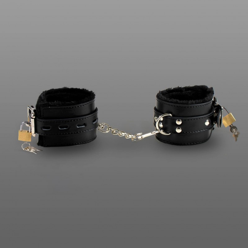 Coffret Menottes en cuir noires avec fourrure