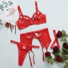 Ensemble de lingerie trois pièces en résille diamantée