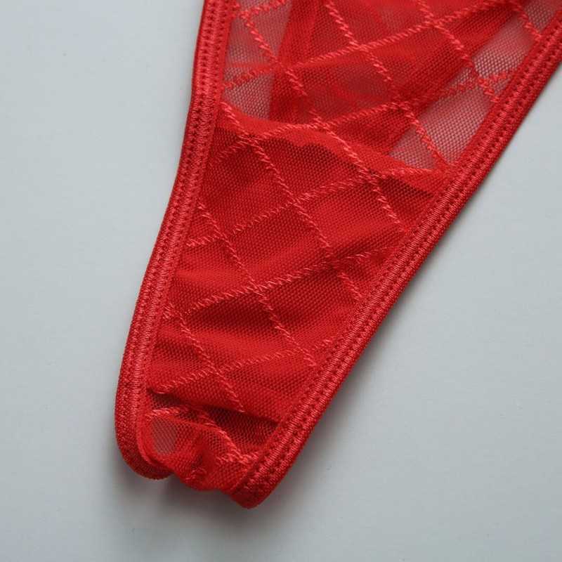 Ensemble de lingerie trois pièces en résille diamantée